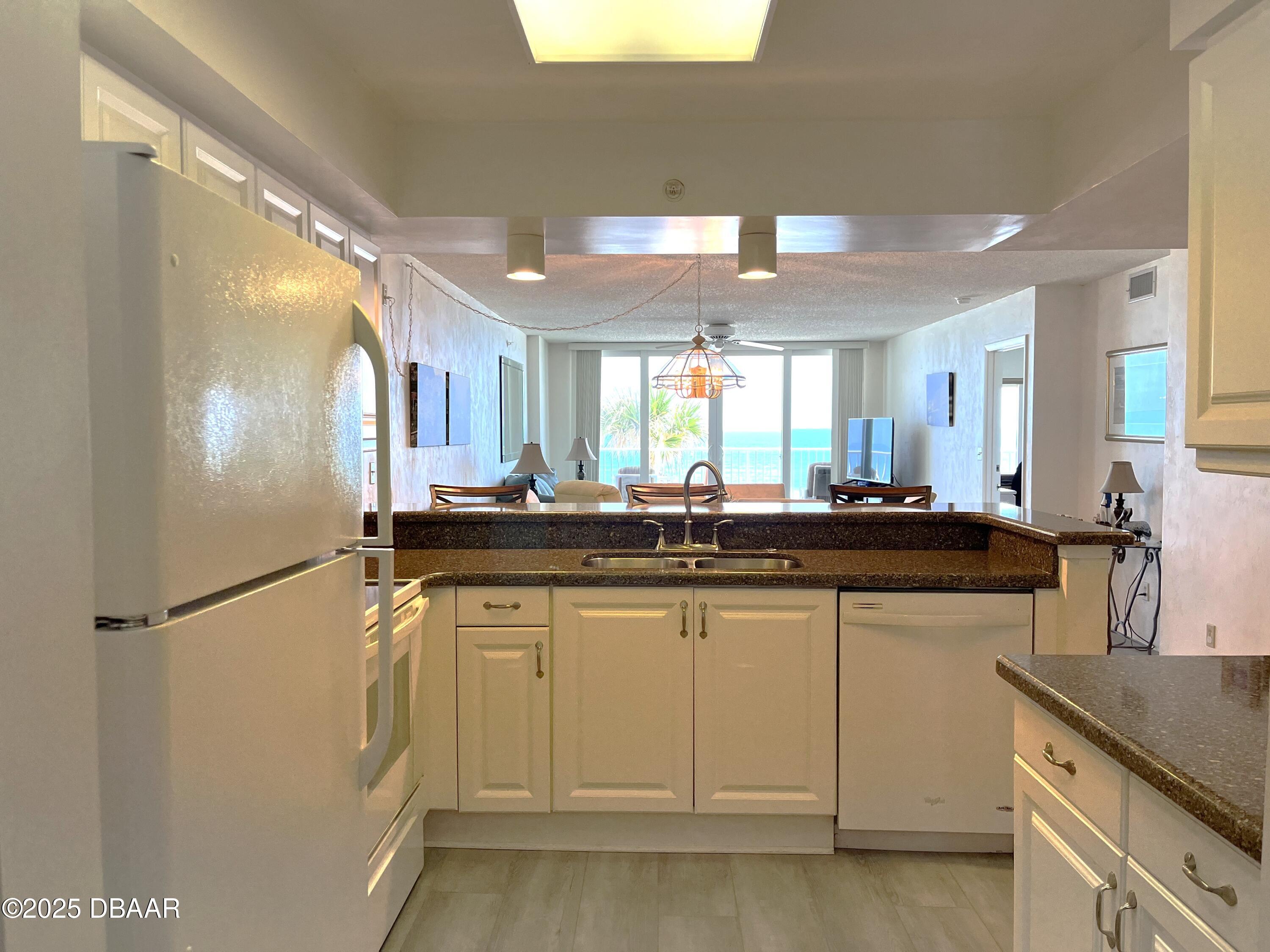 4601 S Atlantic Avenue