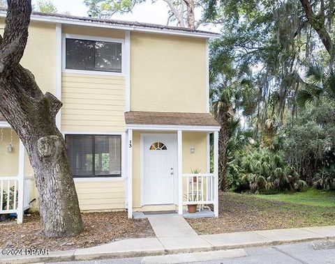 A home in South Daytona