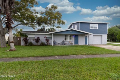 A home in South Daytona