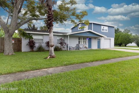 A home in South Daytona