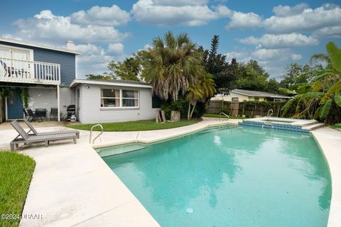 A home in South Daytona