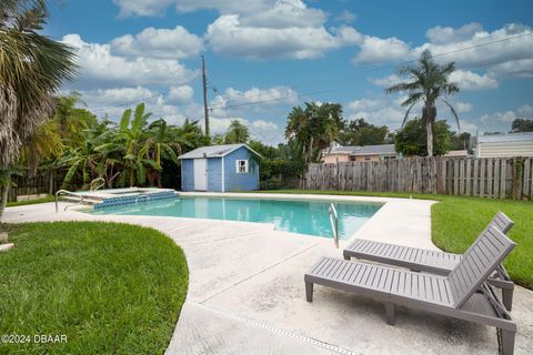 A home in South Daytona