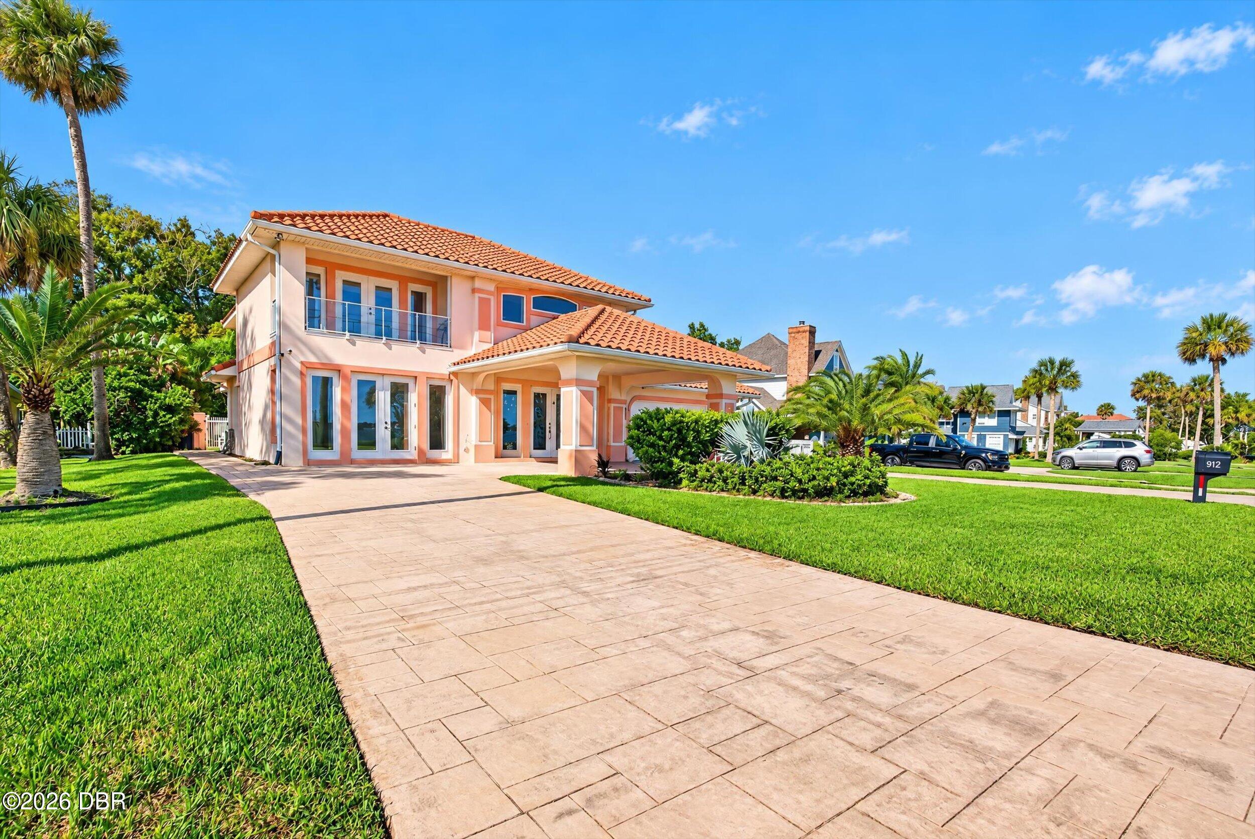 912 Riverside Drive