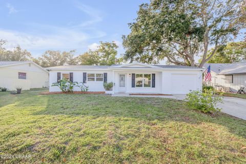 A home in South Daytona