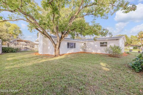 A home in South Daytona