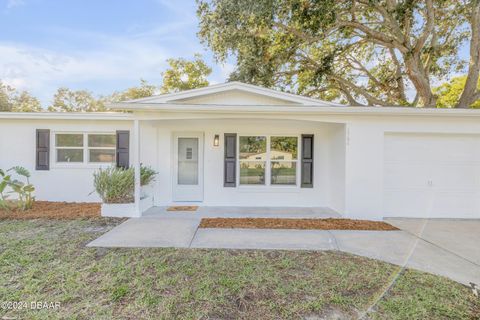 A home in South Daytona