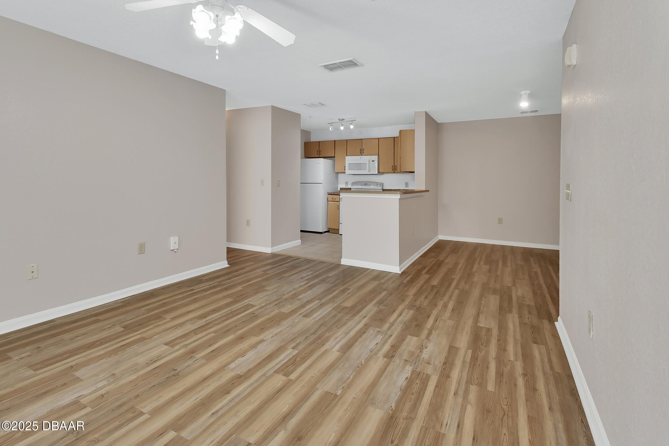 940 Village Trail 3-208