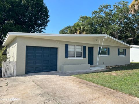 A home in South Daytona