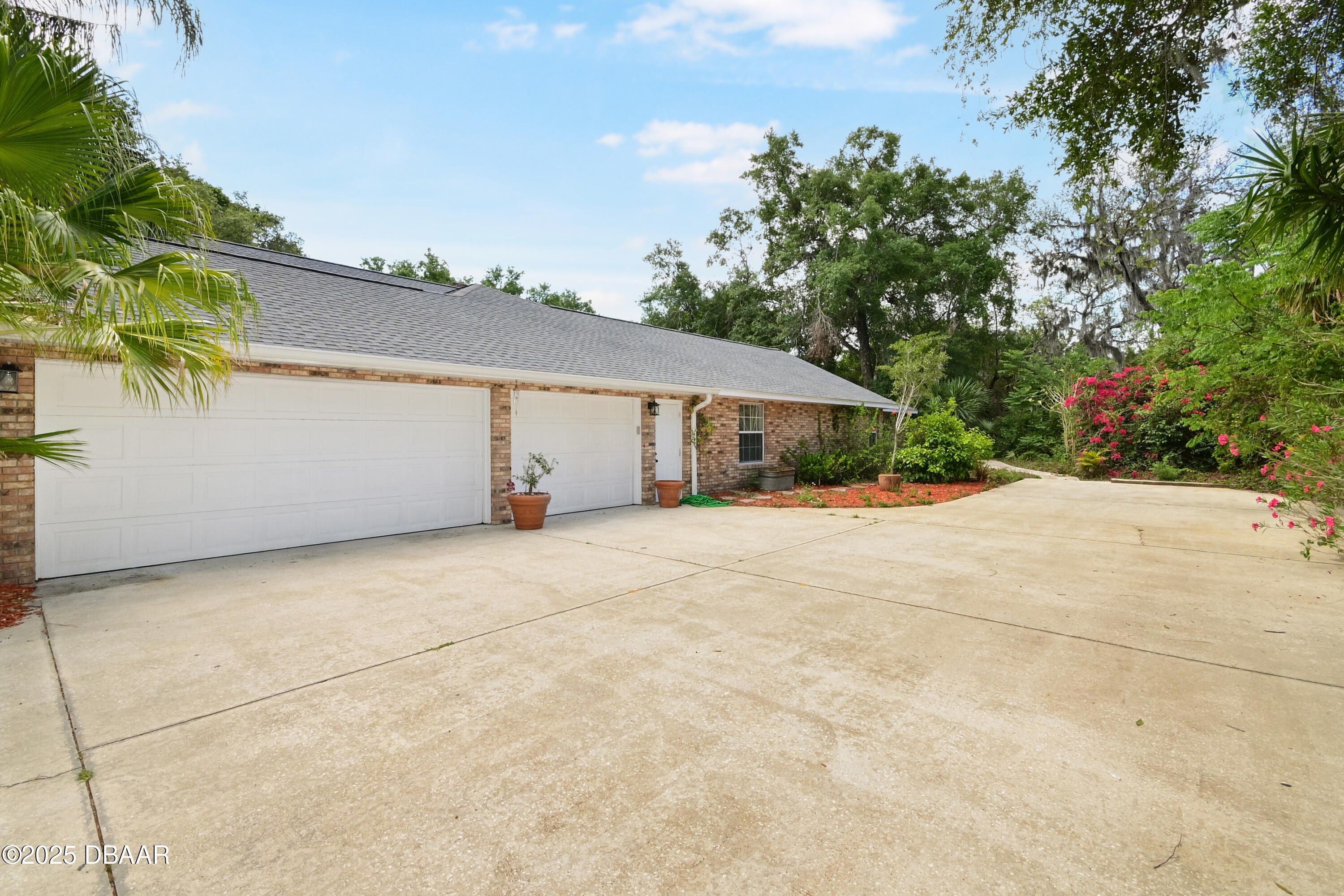 682 Ferncliff Drive