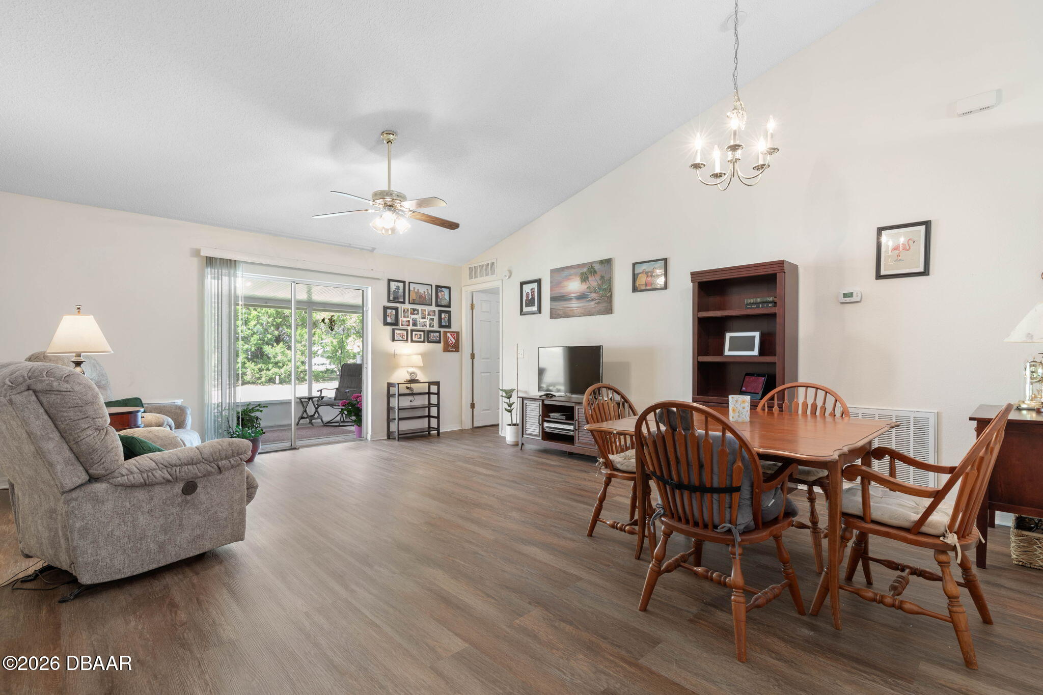 38 Lloyd Trail