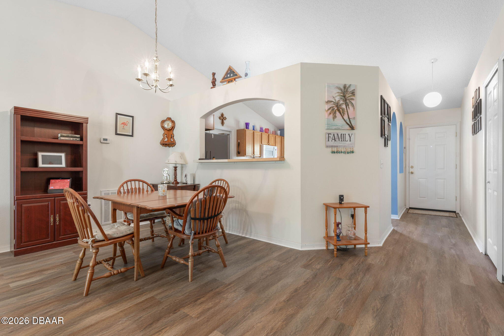 38 Lloyd Trail