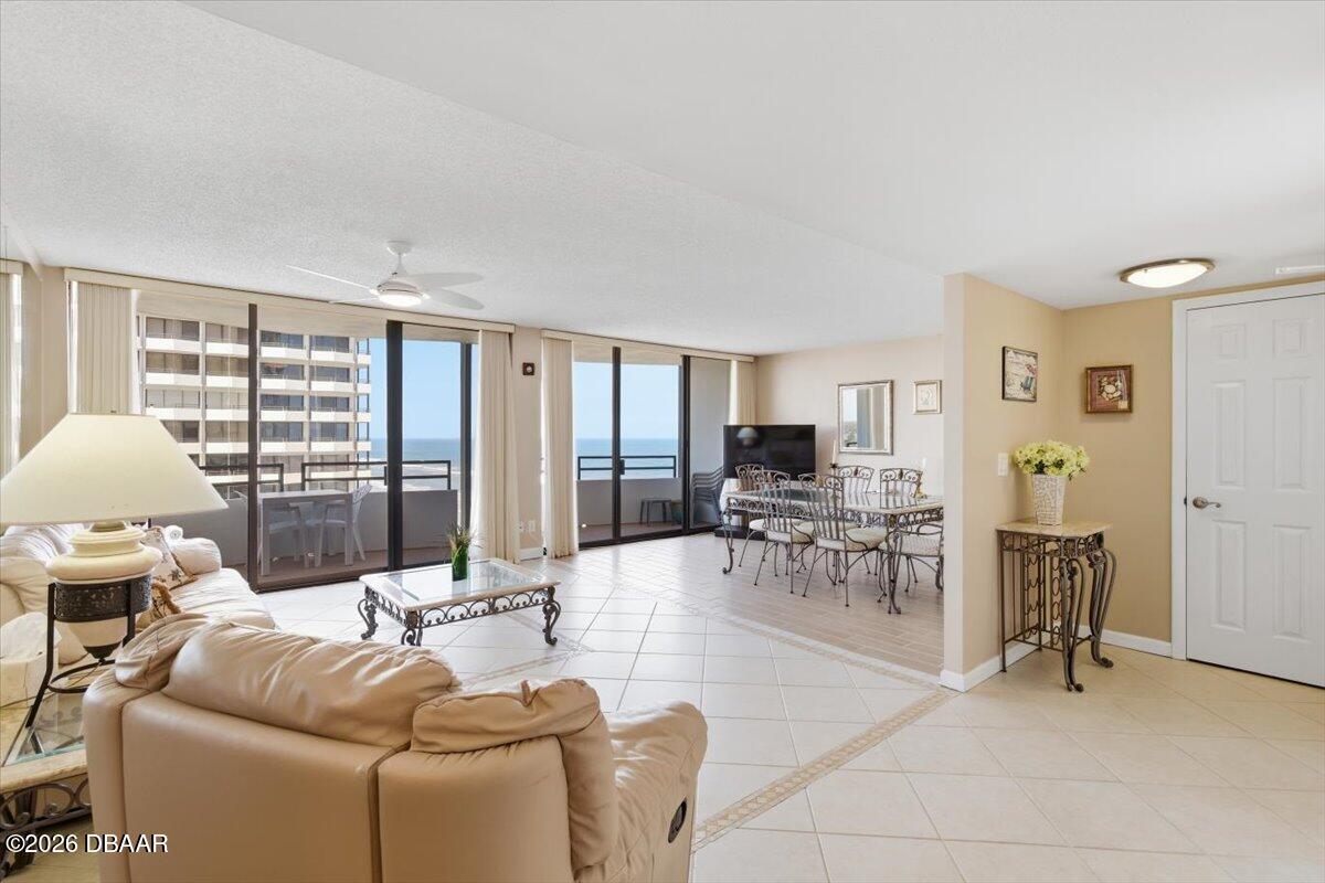 2828 N Atlantic Avenue