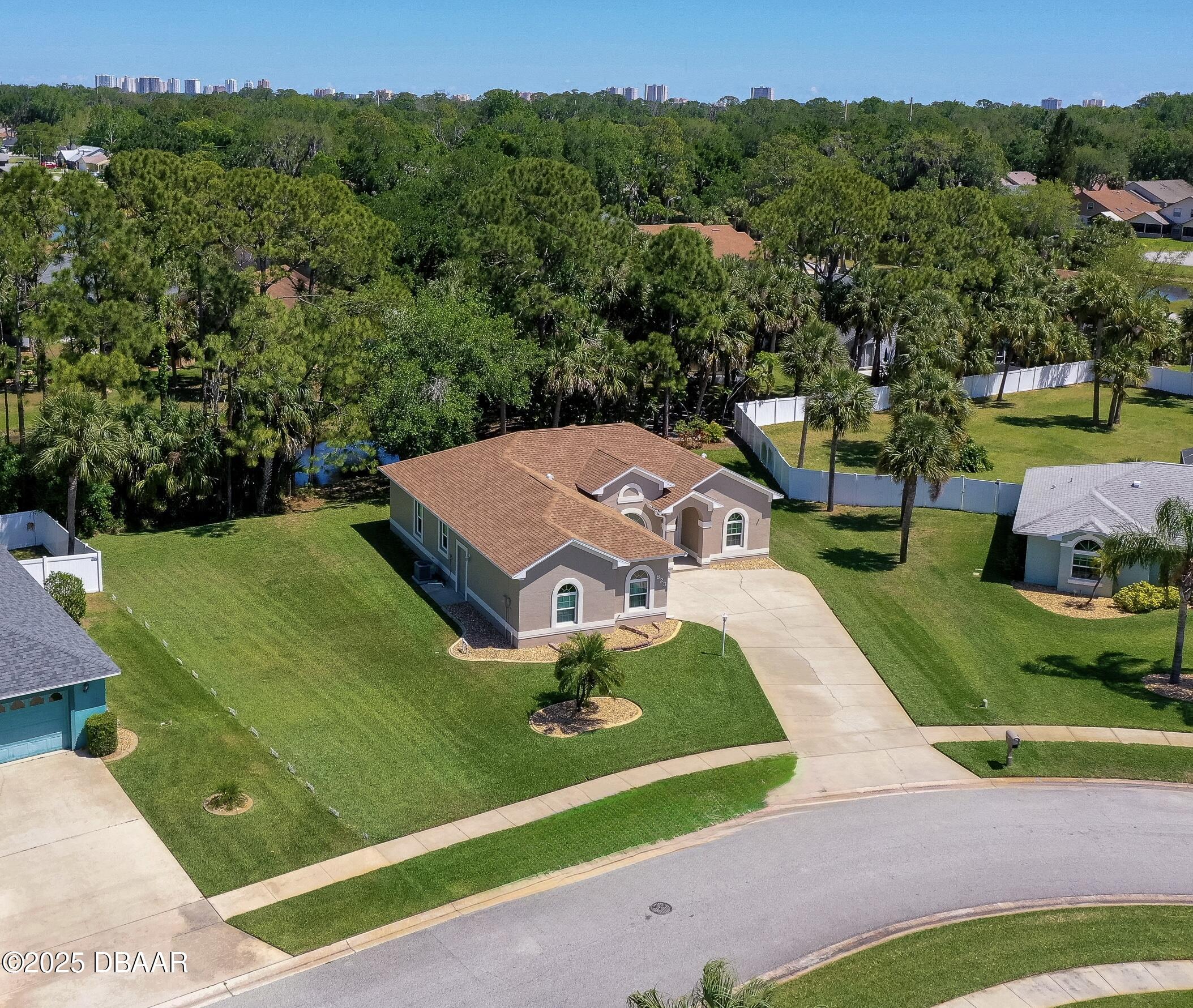 823 Wooddusk Drive