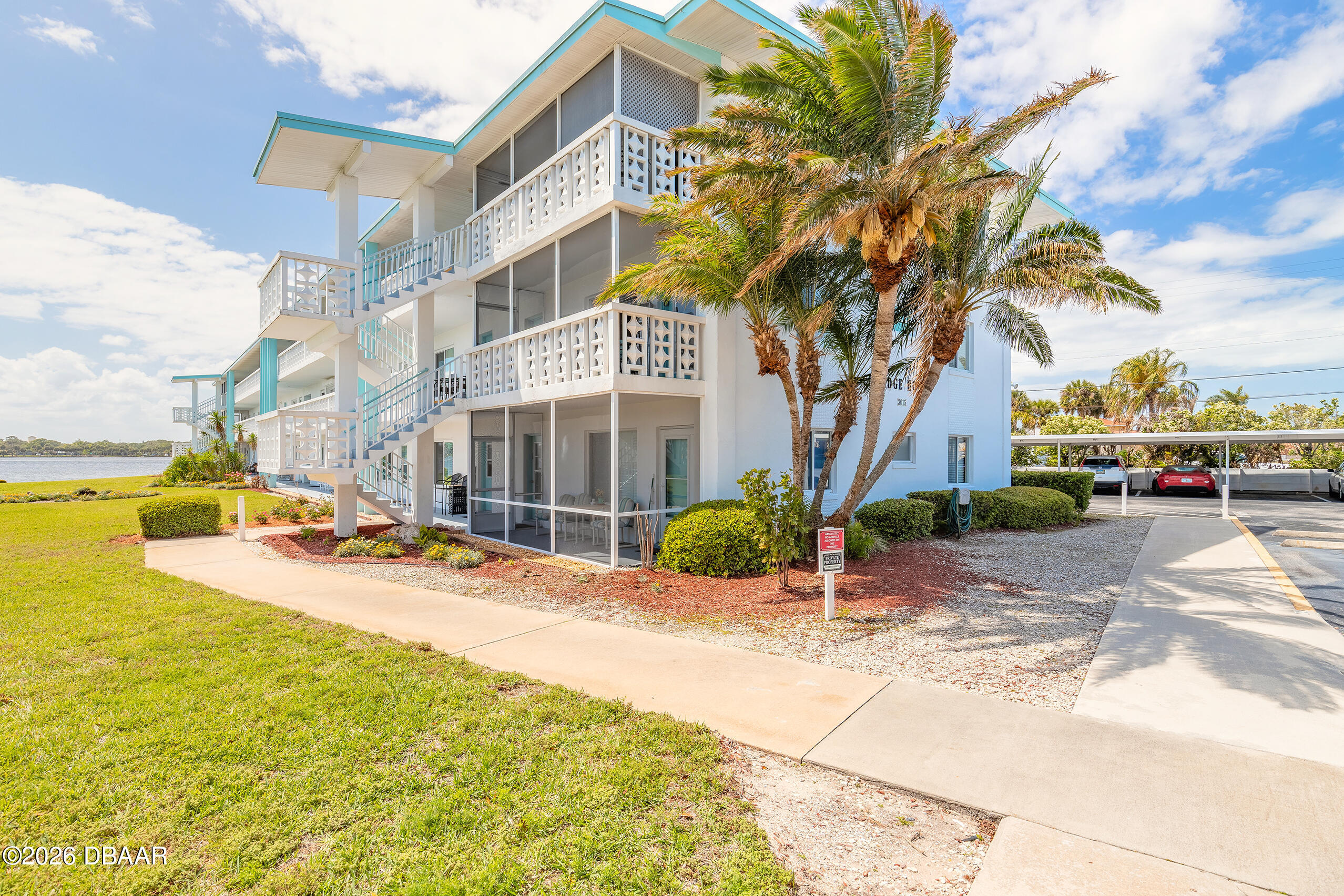 3015 N Halifax Avenue