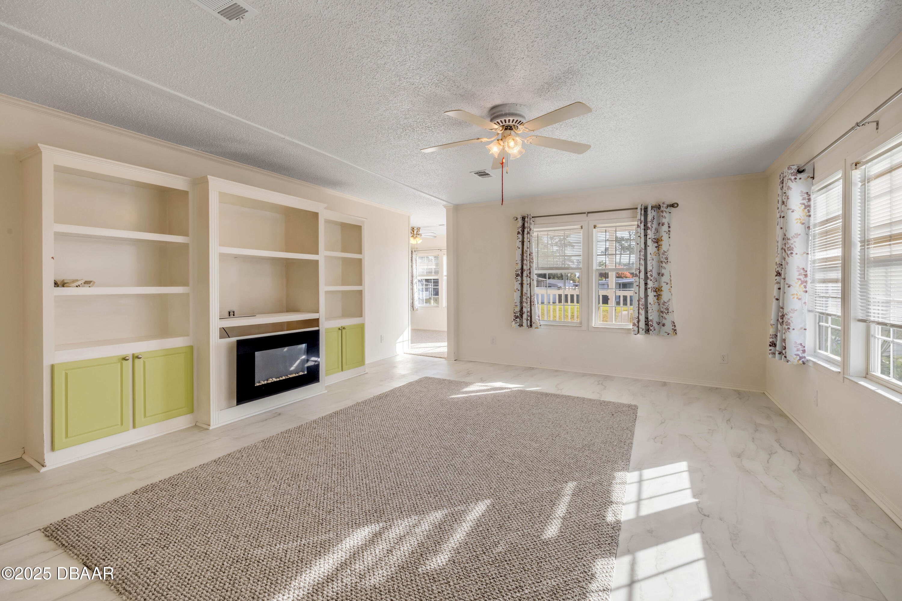 5412 Isabelle Avenue