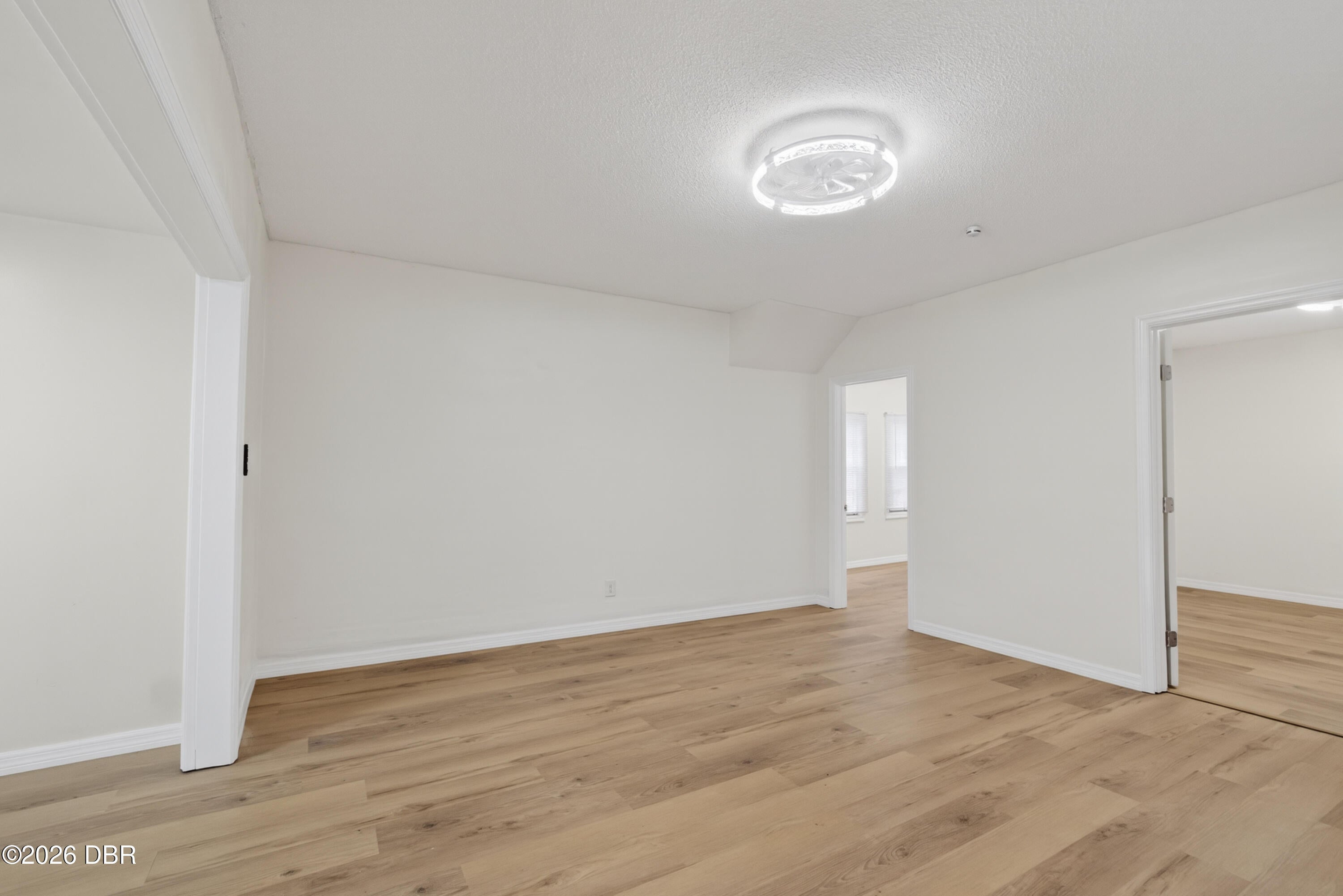 213/215 Live Oak Avenue