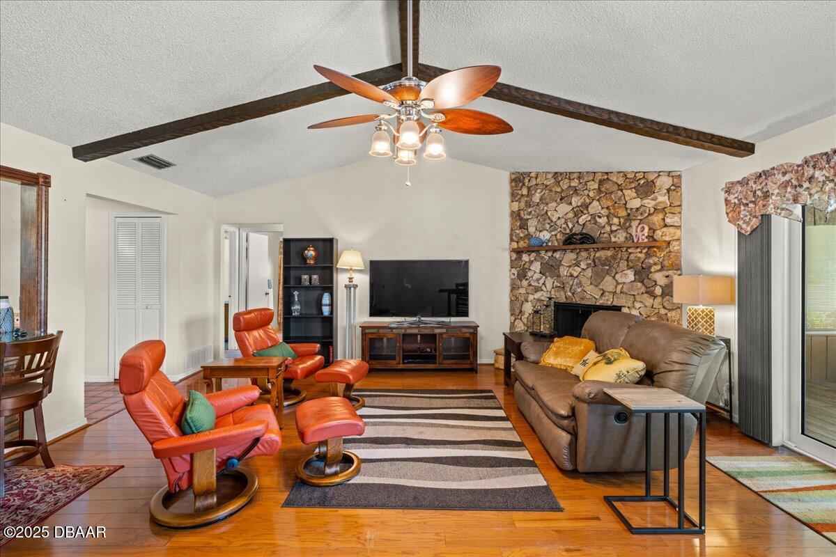 1114 Sherbourne Way