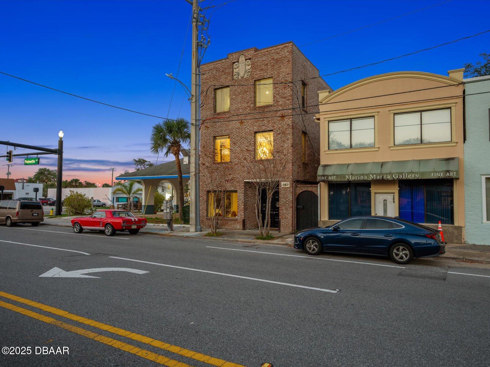 307 S Palmetto Avenue