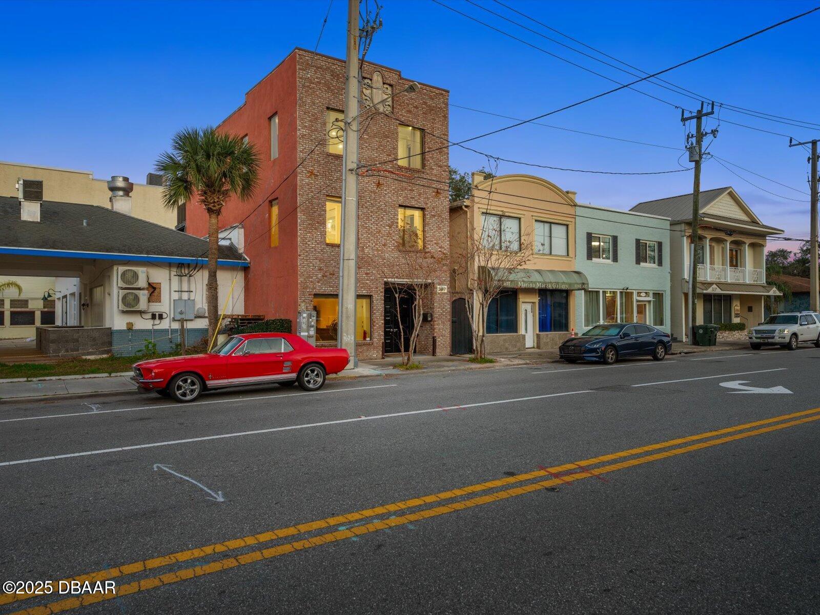 307 S Palmetto Avenue
