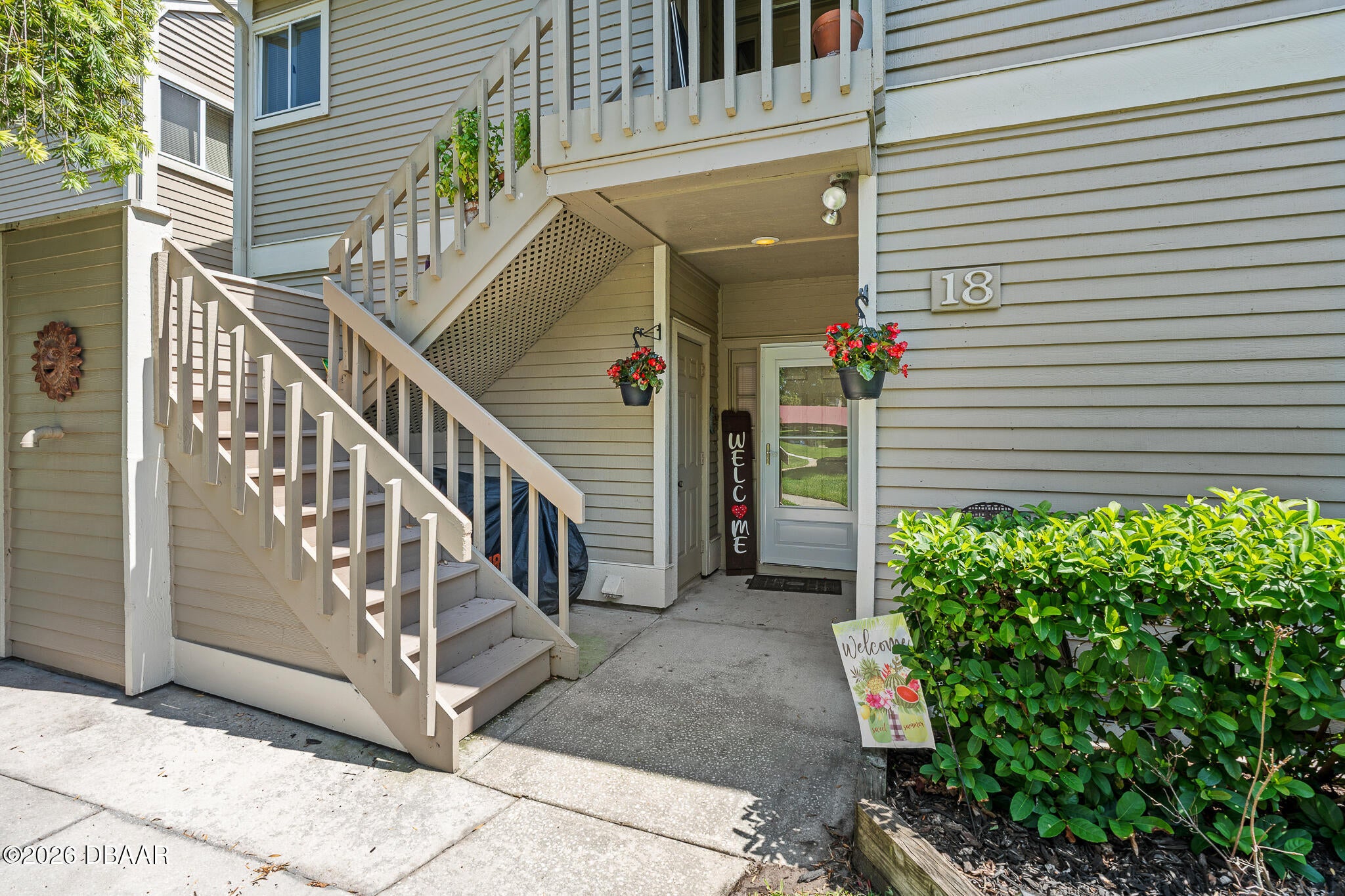 18 Magnolia Drive S