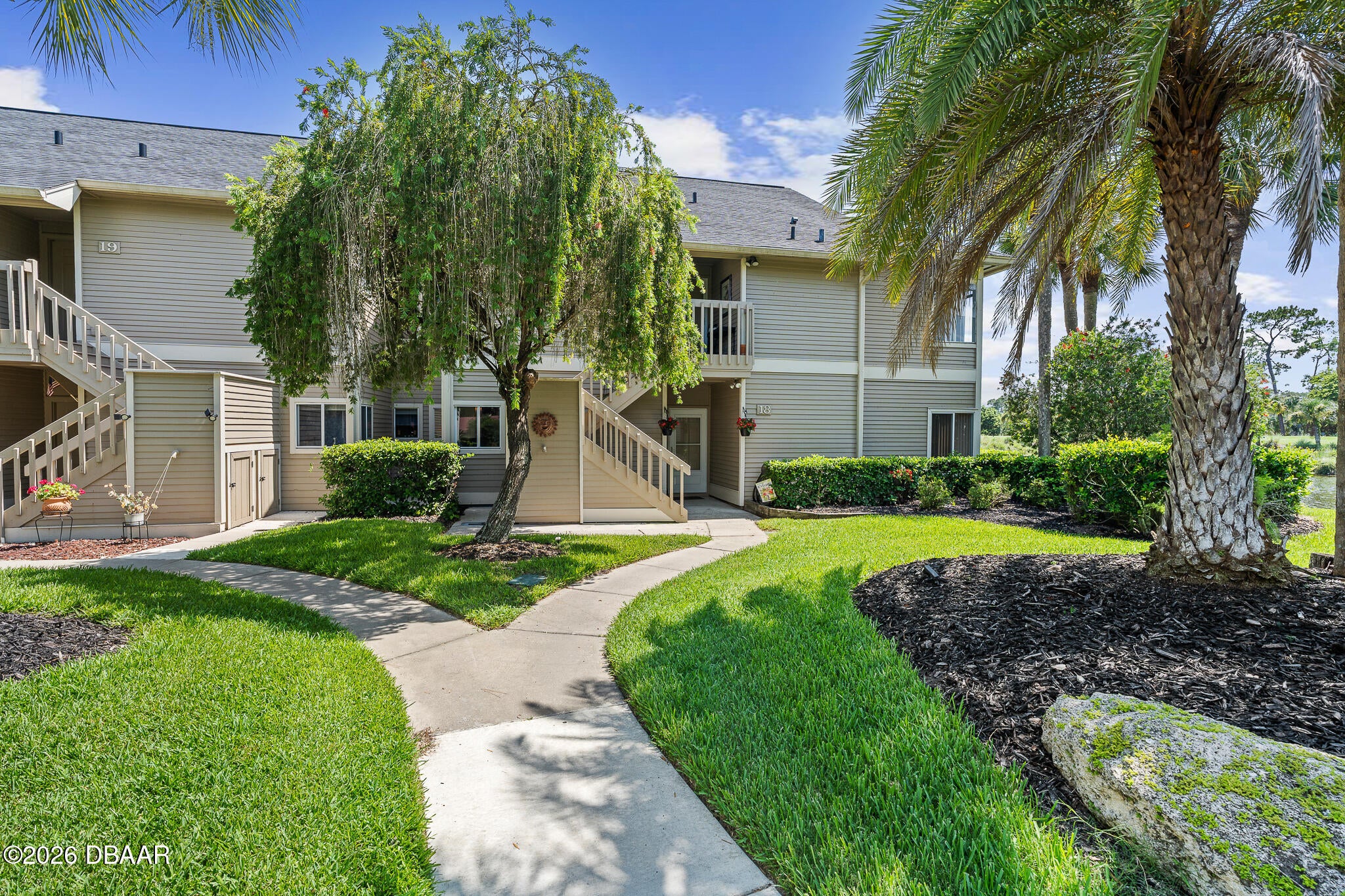 18 Magnolia Drive S