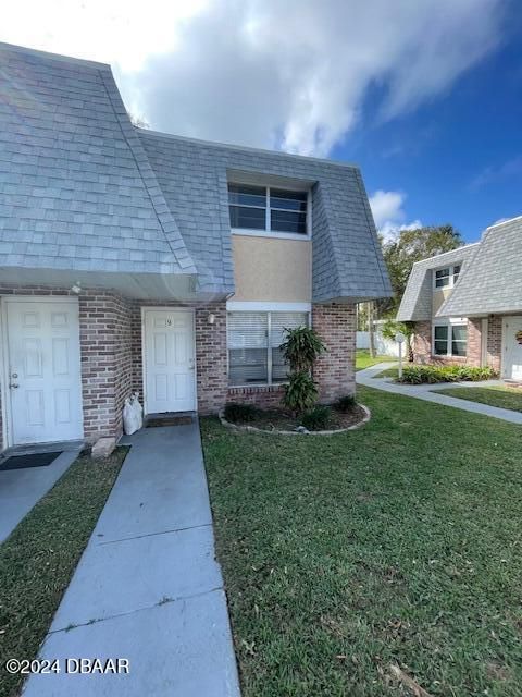 A home in South Daytona