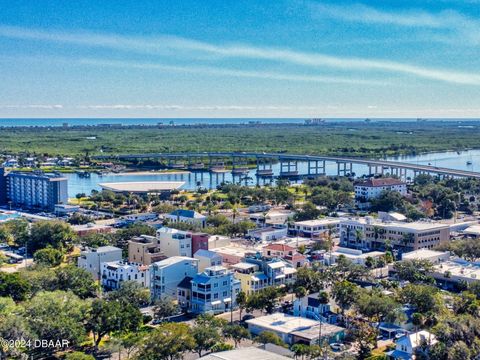 A home in New Smyrna Beach