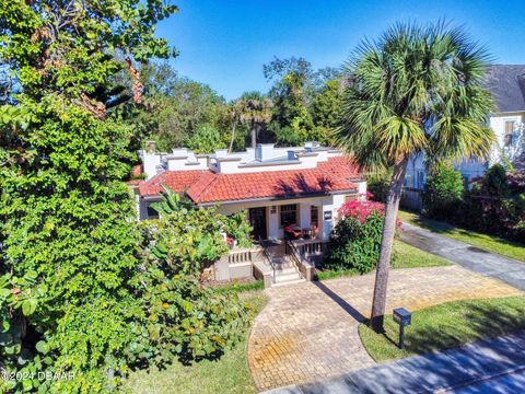 A home in New Smyrna Beach