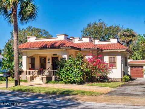 A home in New Smyrna Beach