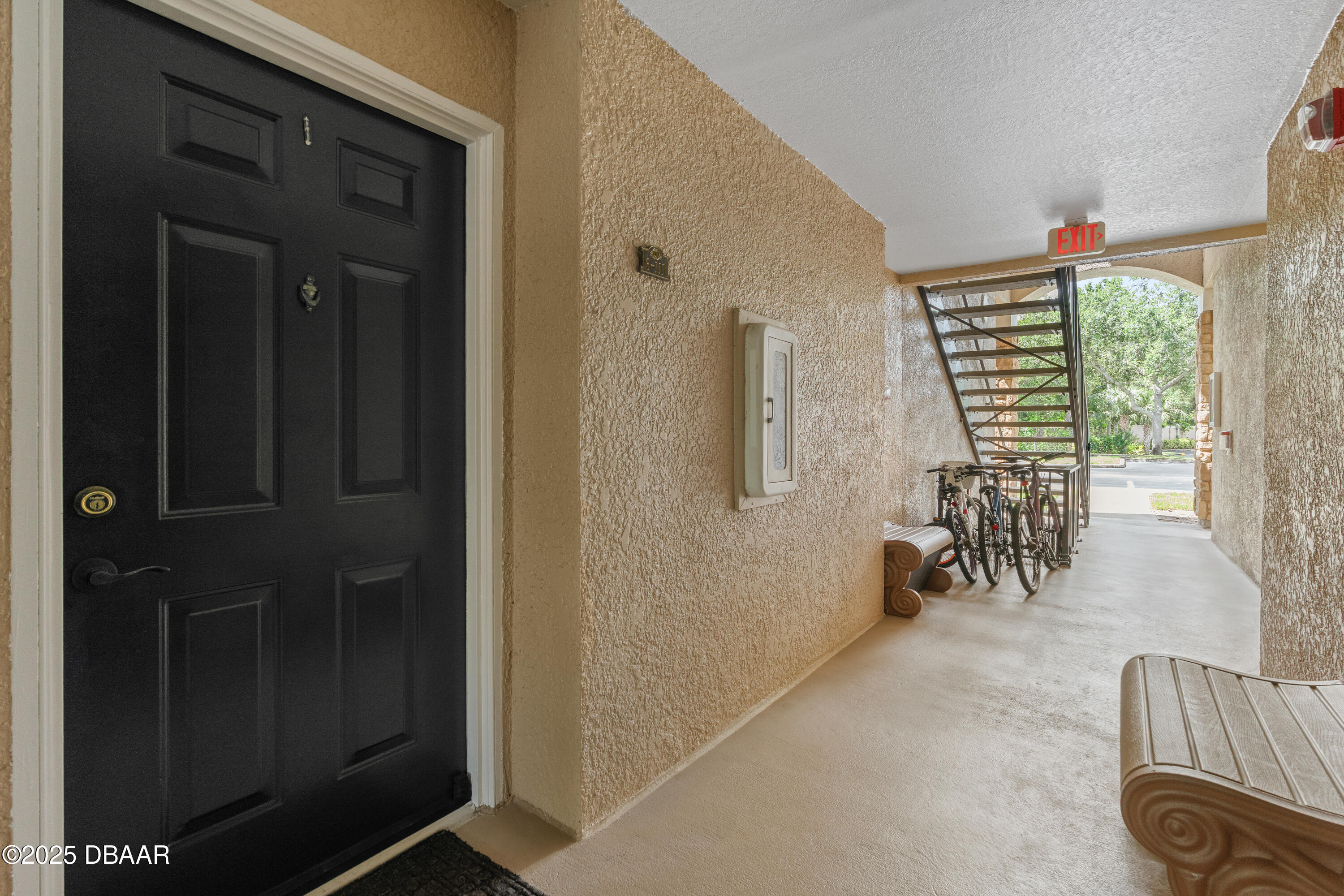 940 Village Trail 6-111