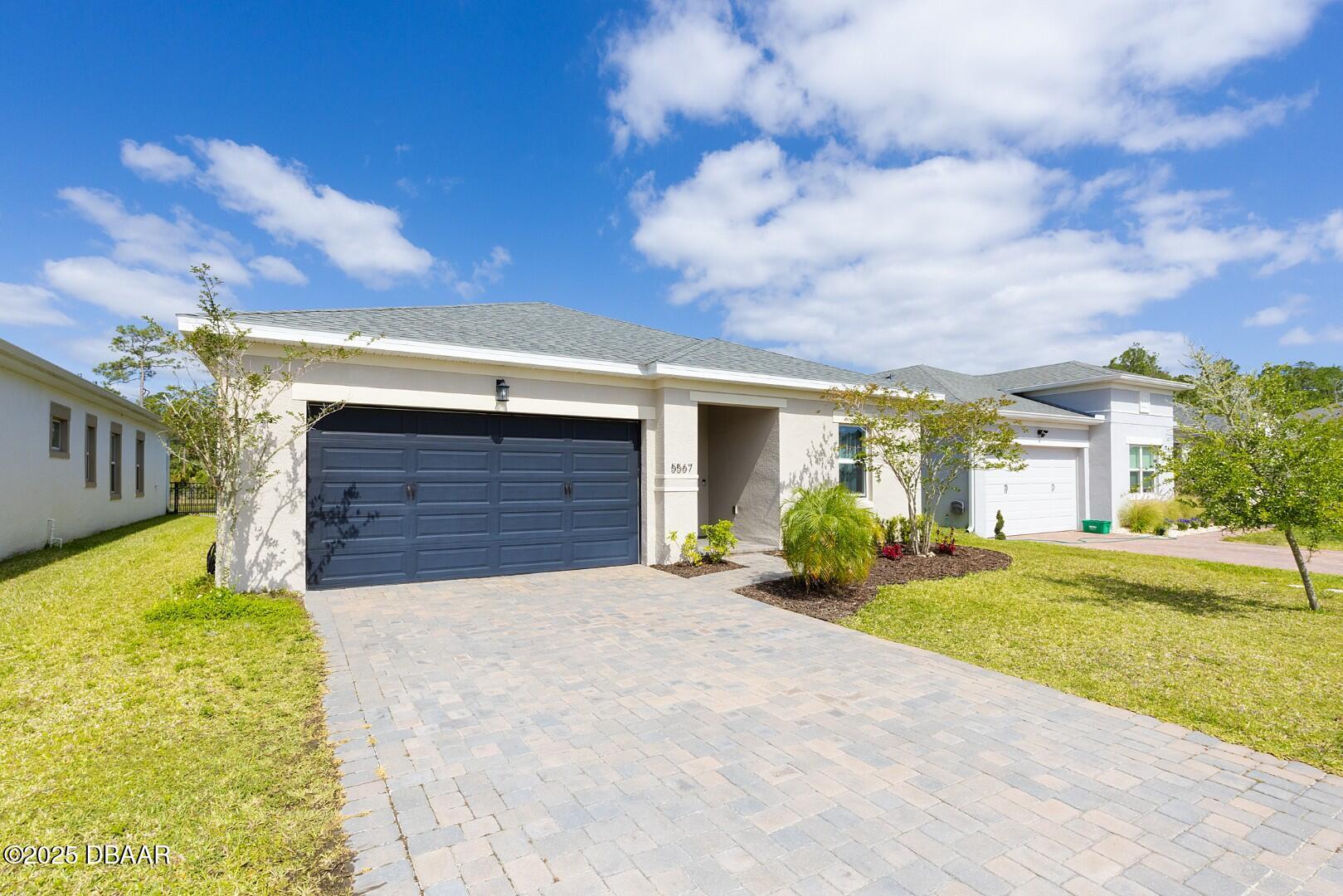5567 Estero Loop