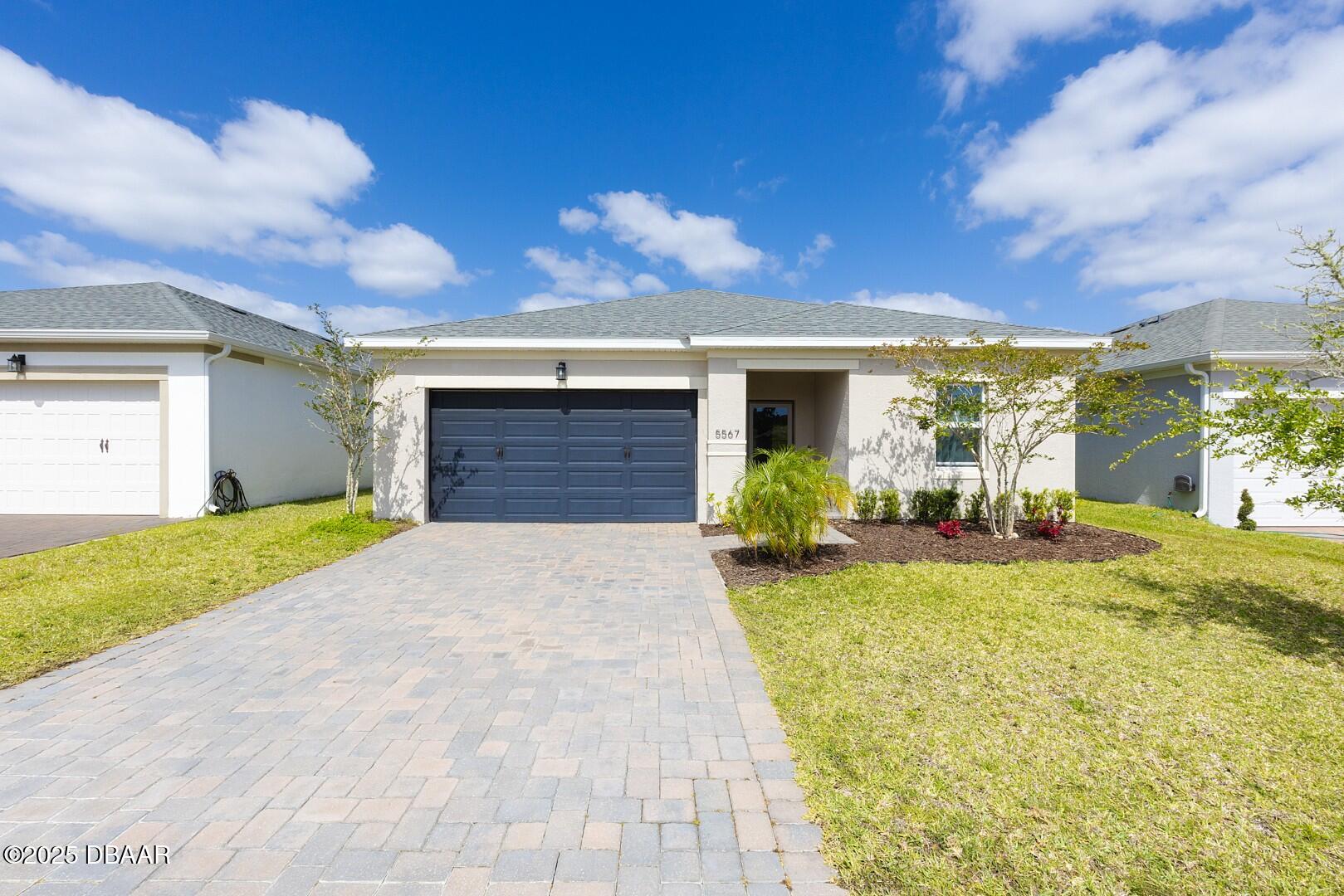 5567 Estero Loop