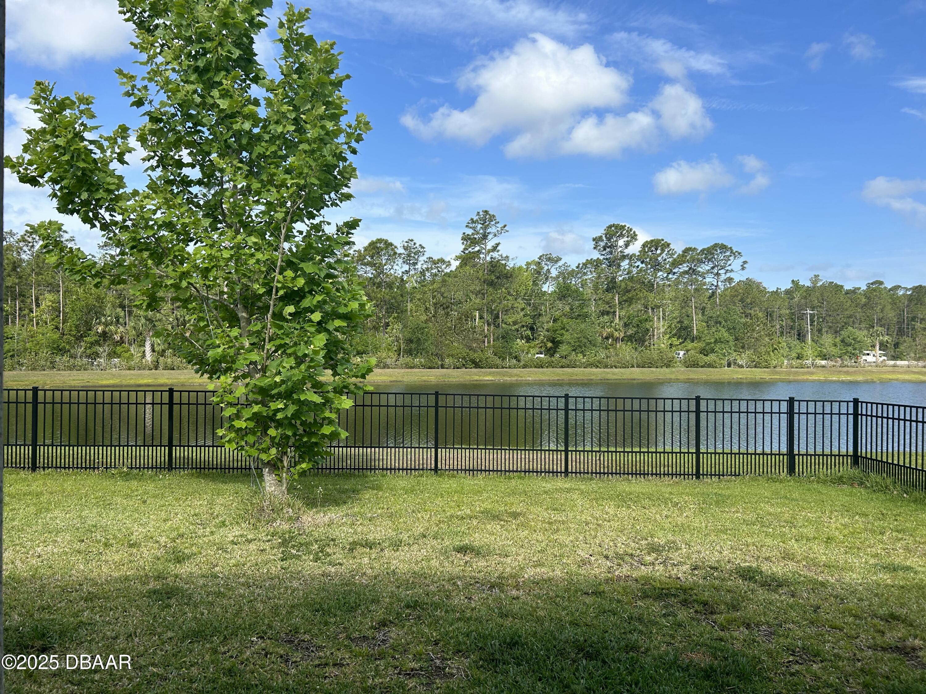 5567 Estero Loop