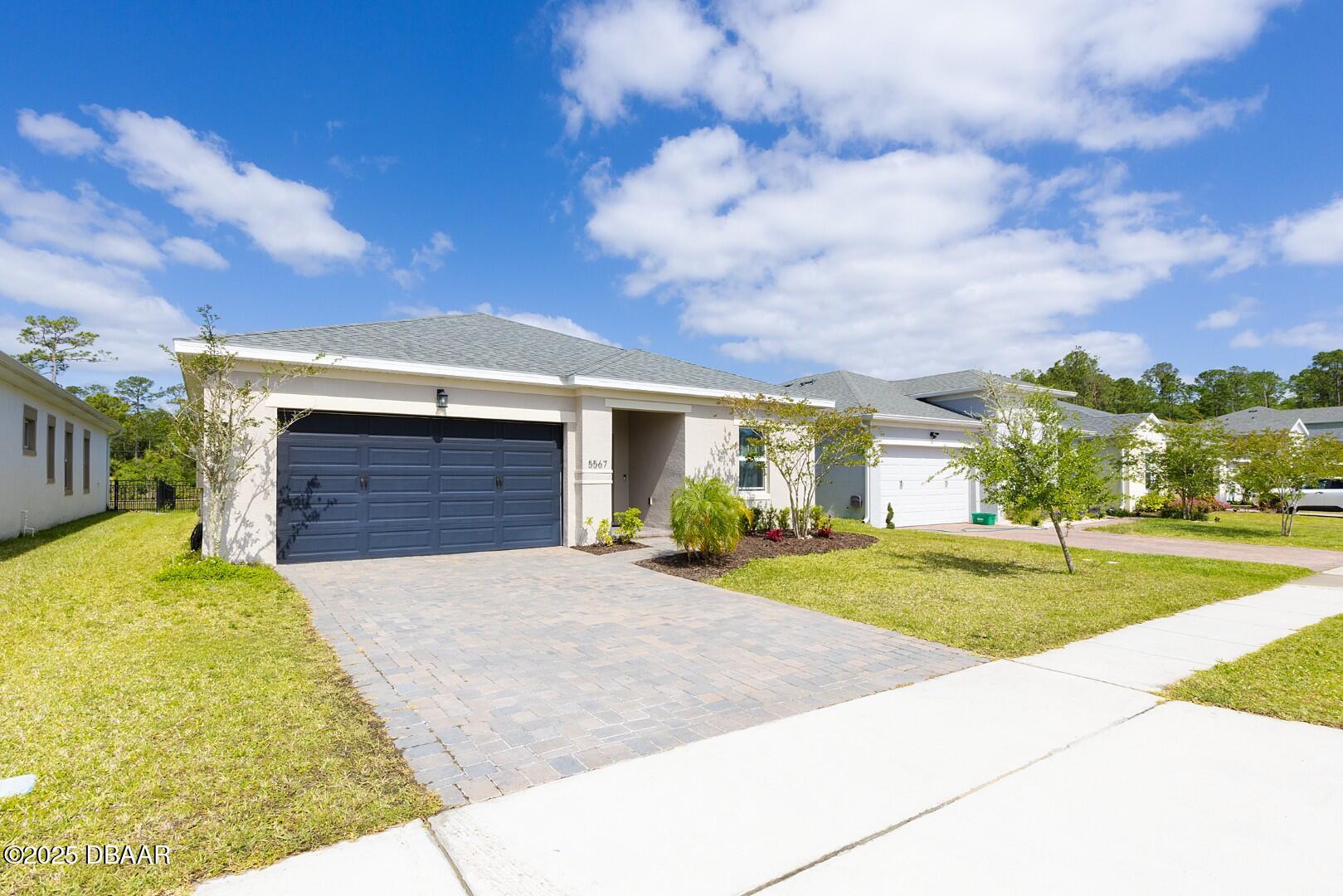 5567 Estero Loop
