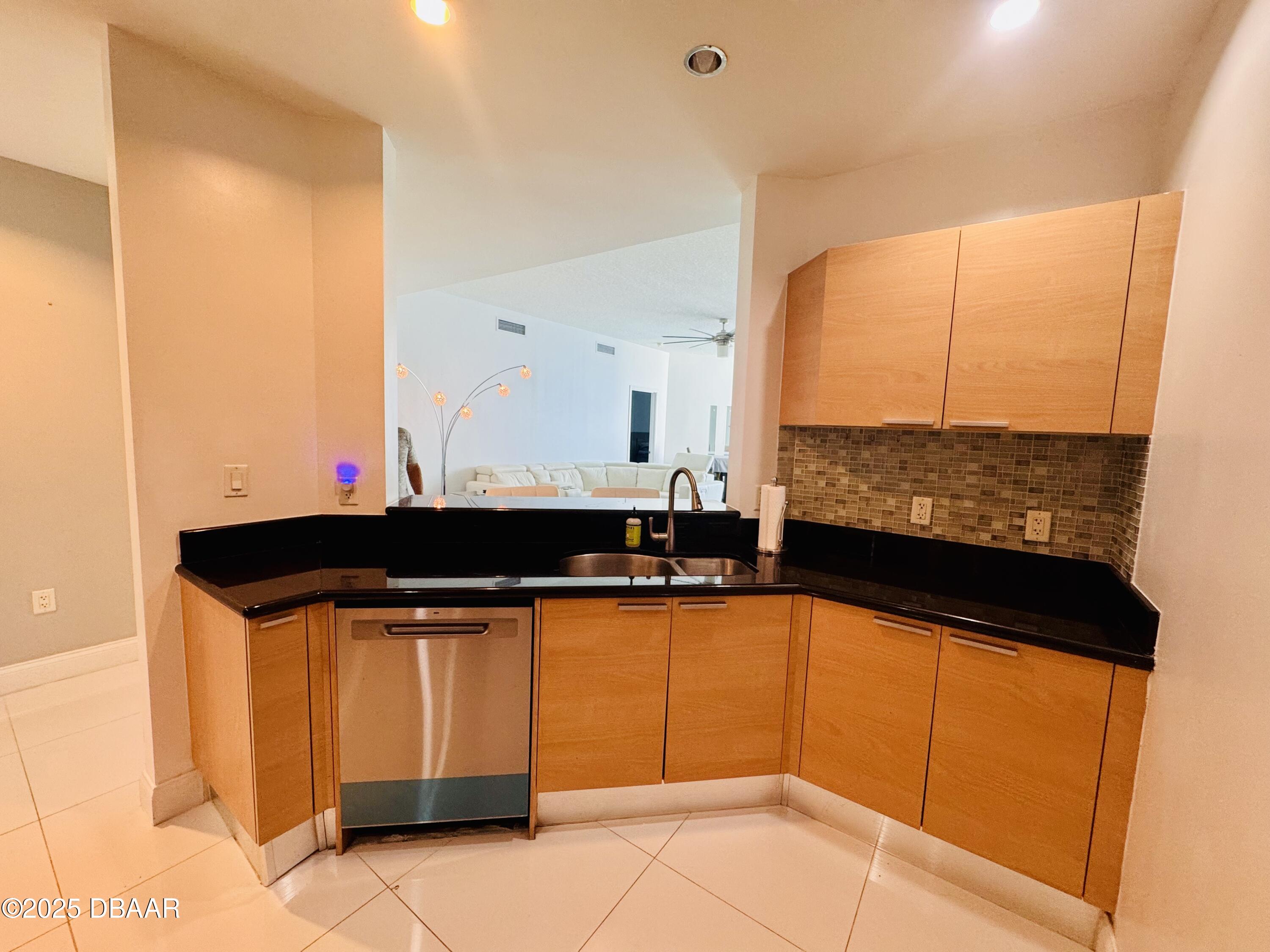 231 Riverside Drive 2508