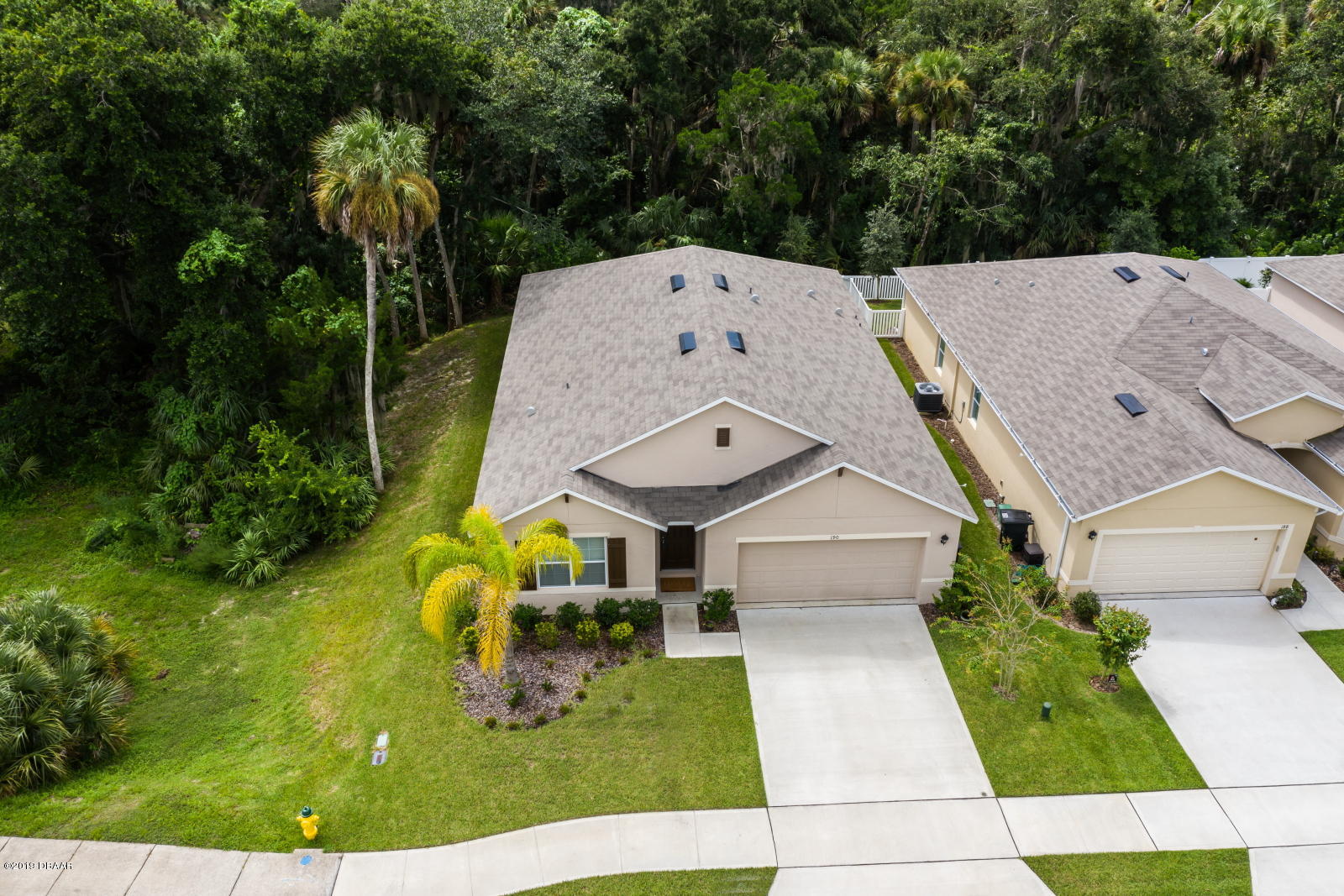 Photo 1 of 28 — 190 FISHERMANS COVE Drive, Edgewater, FL 32141