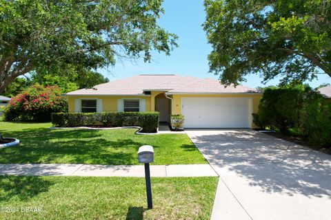 A home in South Daytona