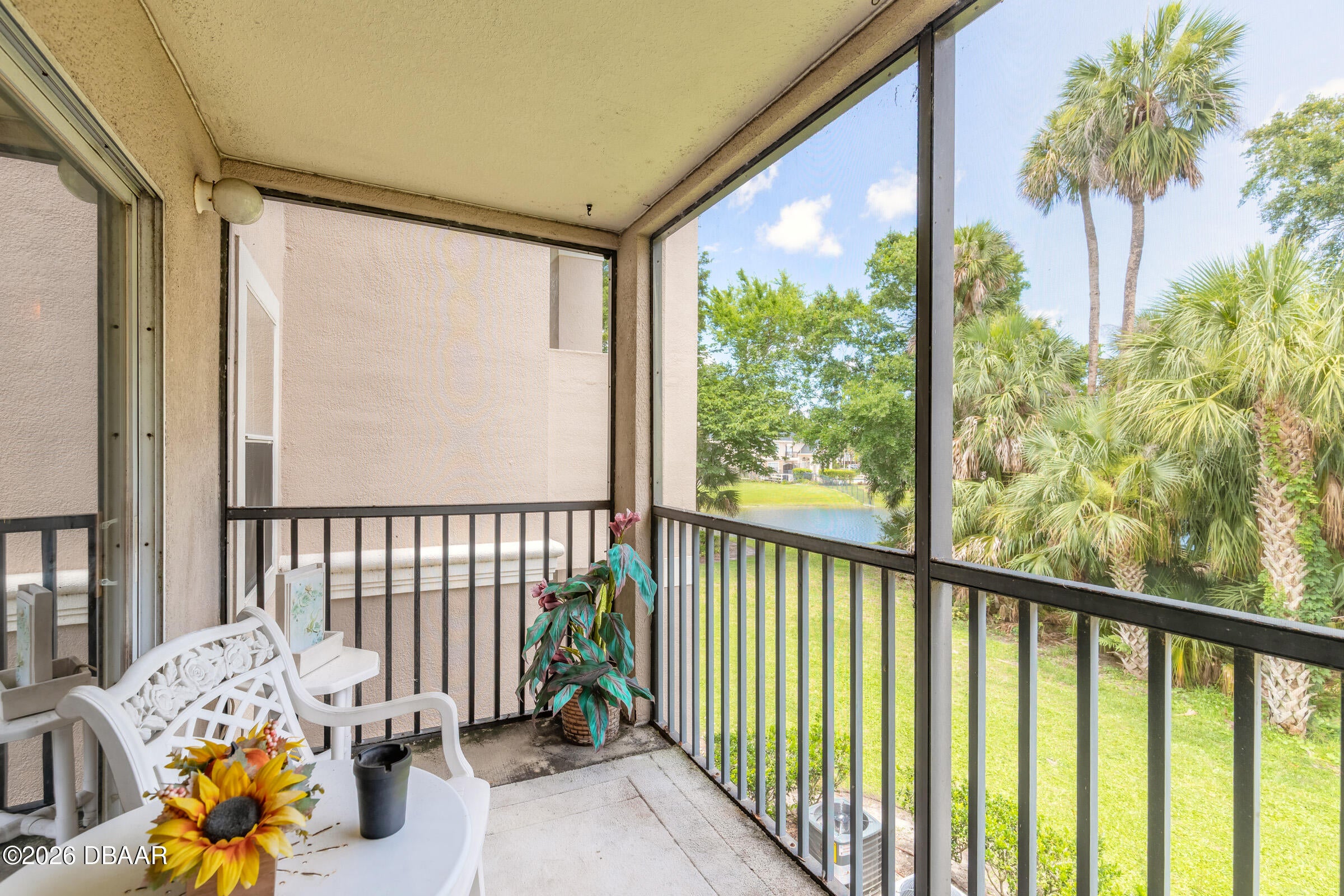 940 Village Trail