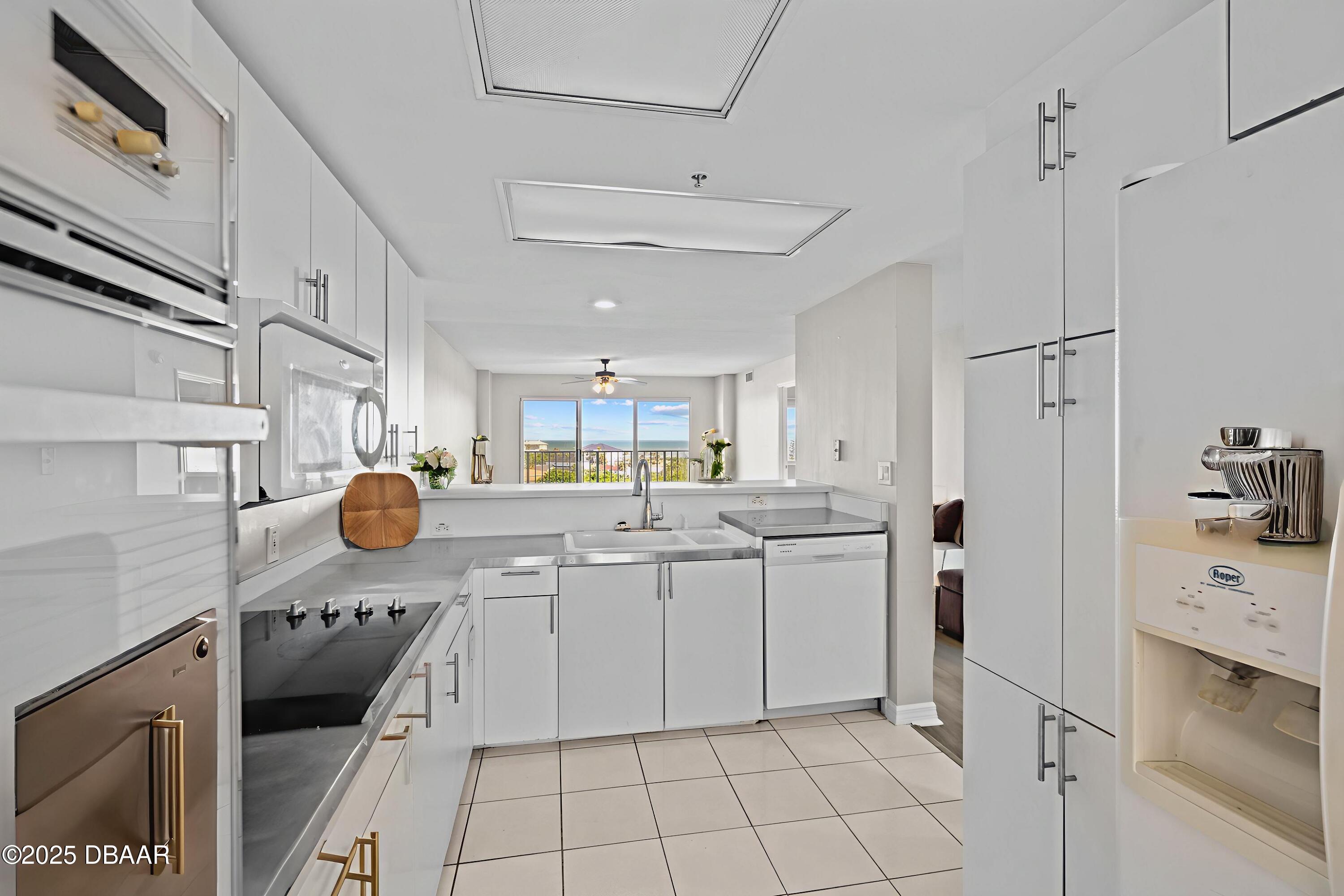 4 Oceans West Boulevard 703B