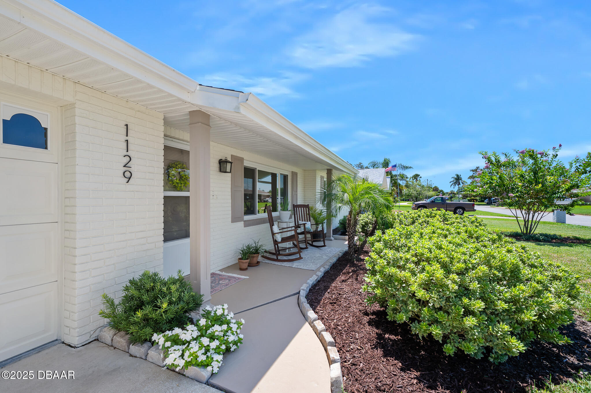 1129 Sunland Road