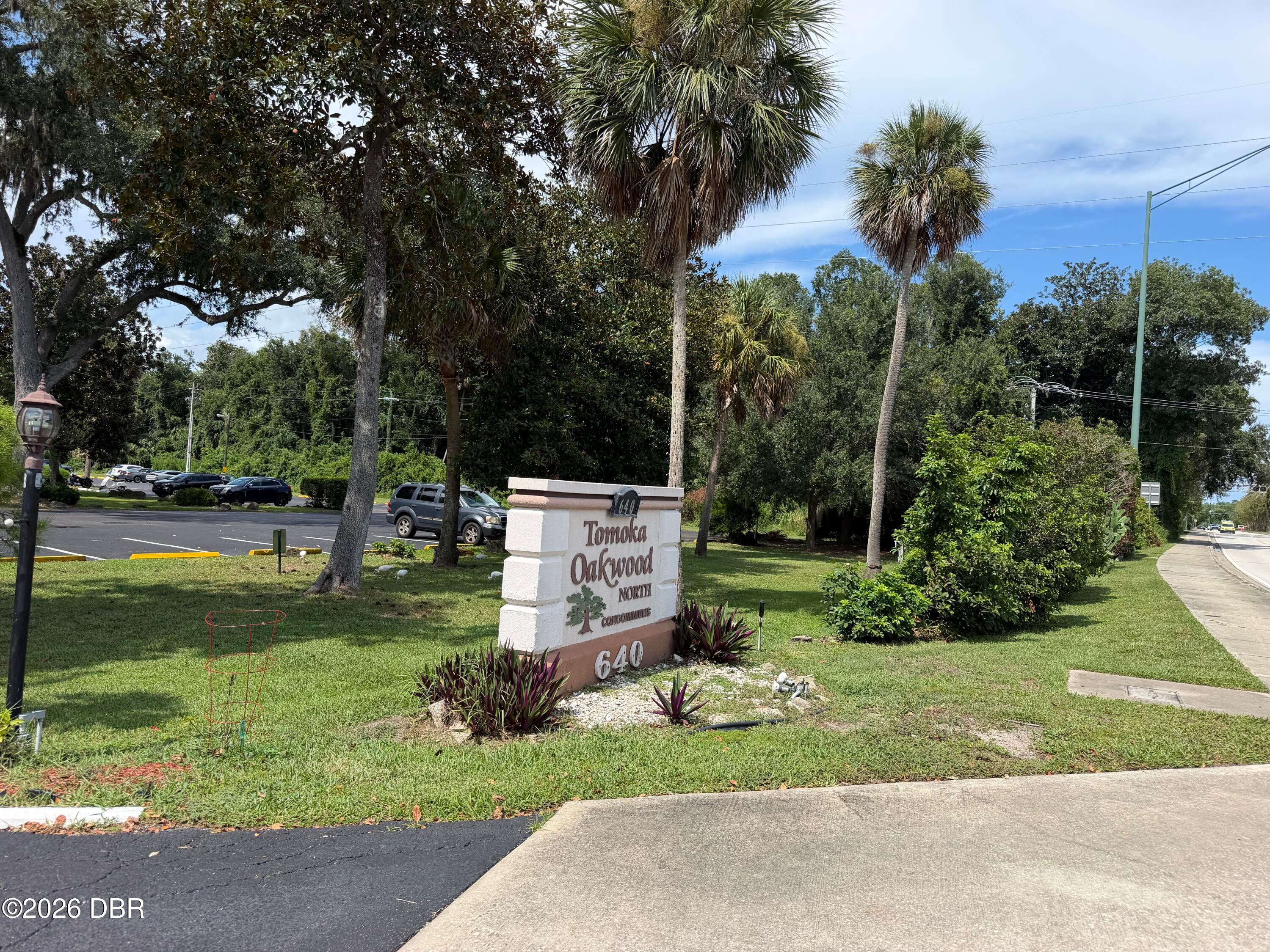 640 N Nova Road