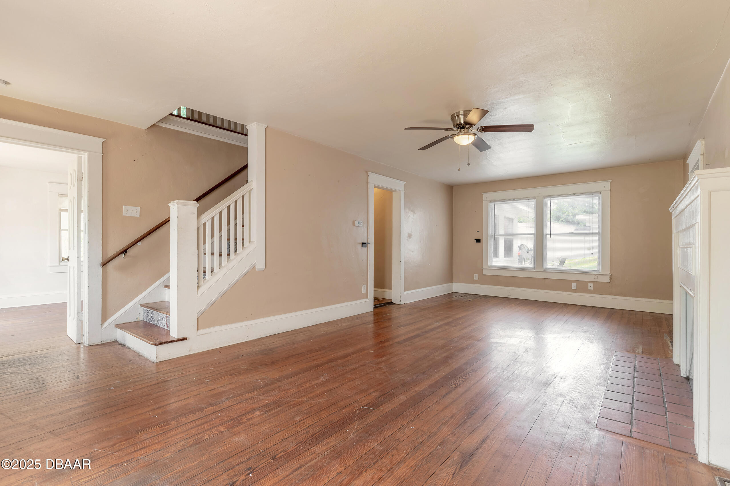 724 N Oleander Avenue