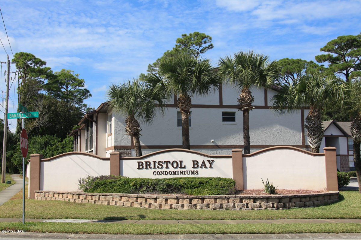 Photo 1 of 33 — 404 Banana Cay Drive A, South Daytona, FL 32119