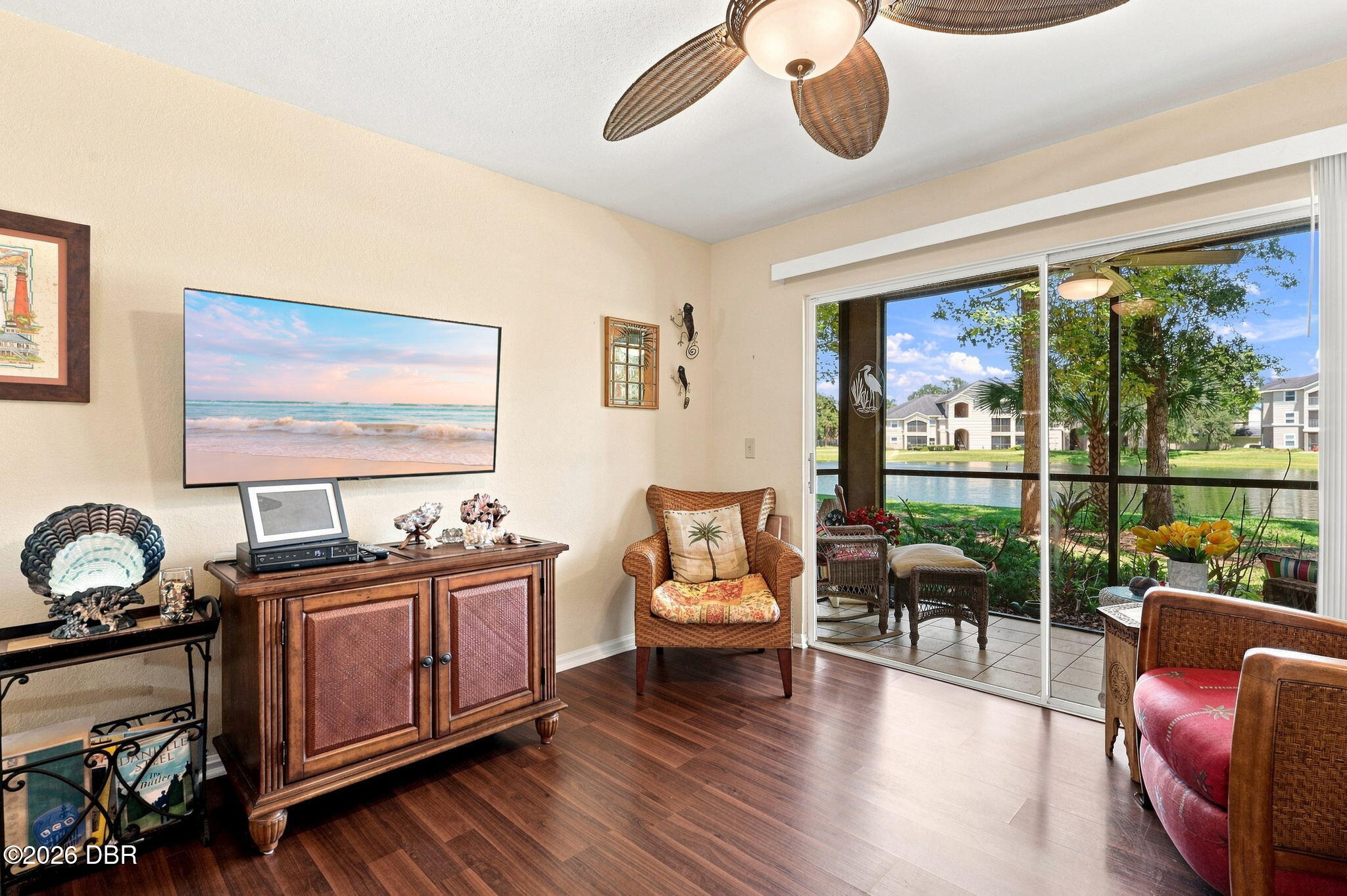 940 Village Trail
