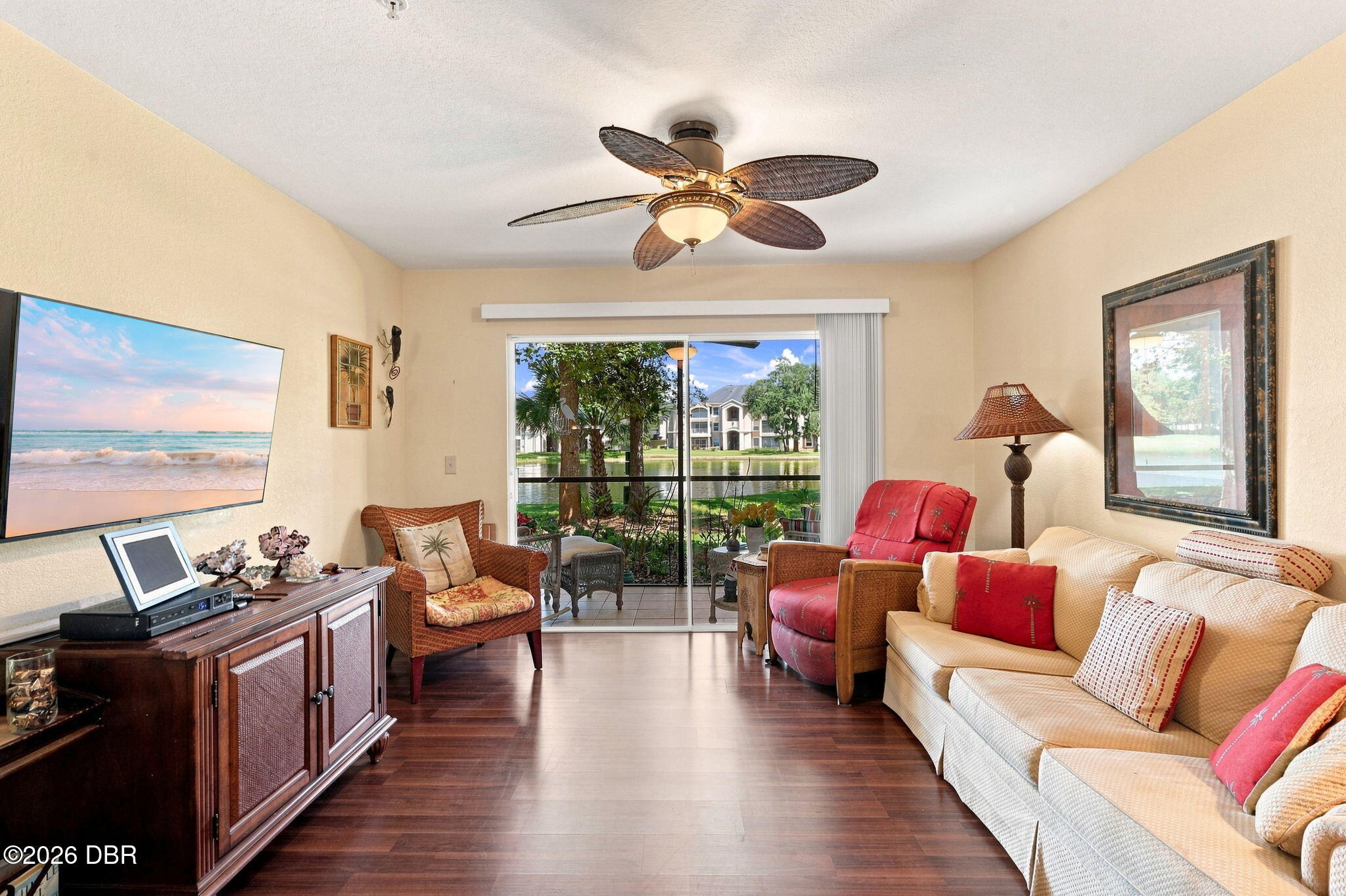 940 Village Trail