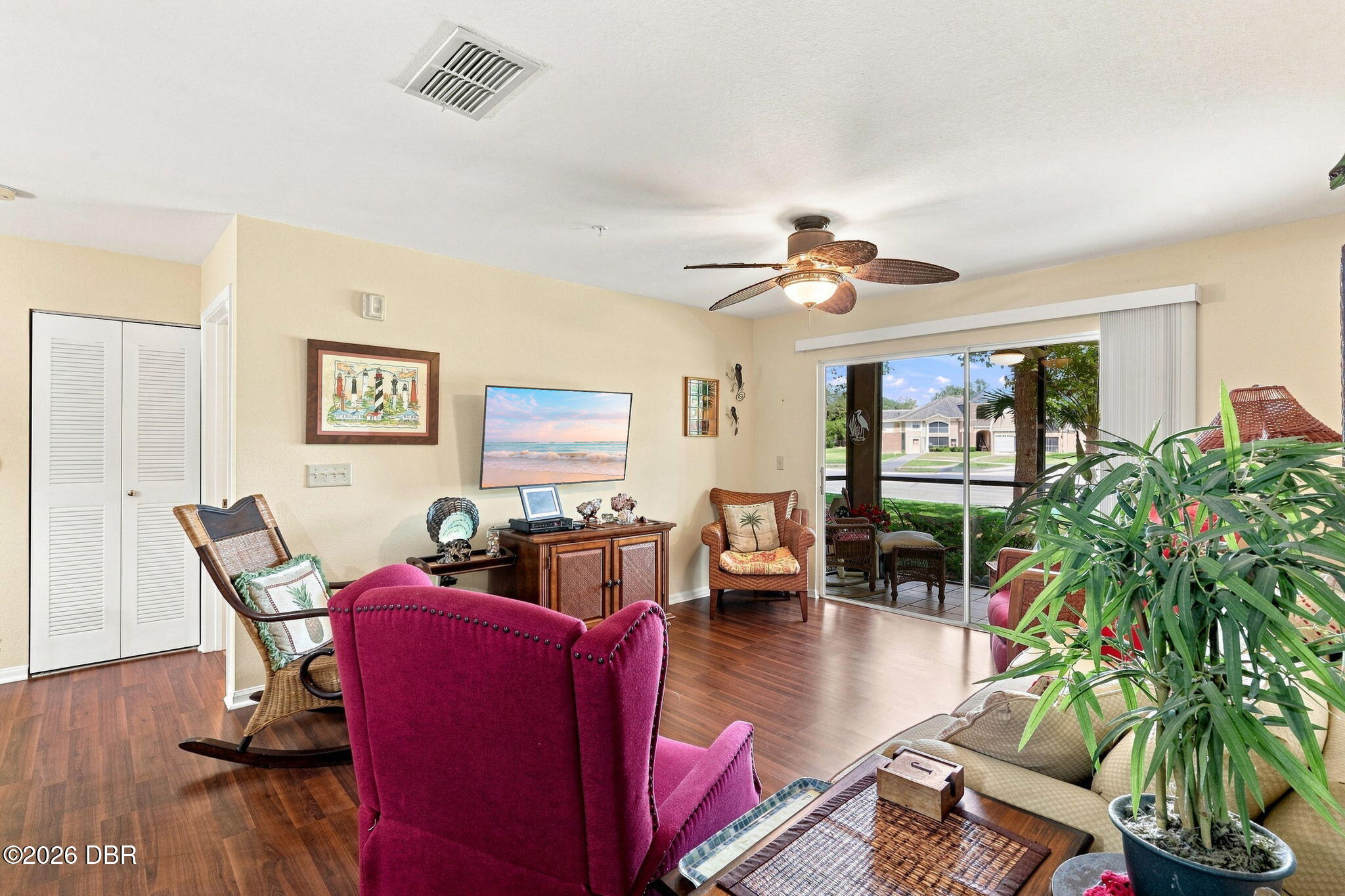 940 Village Trail