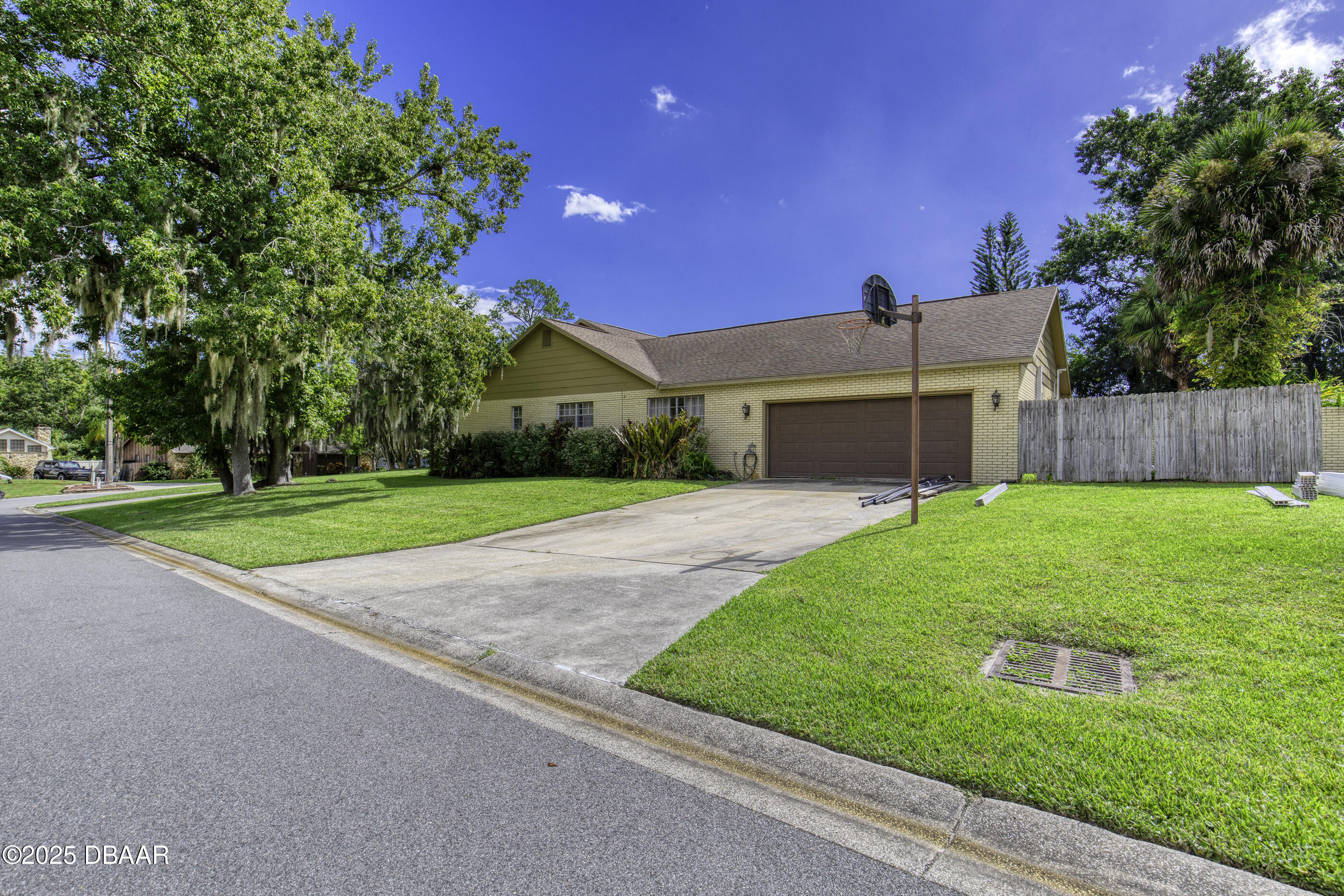 18 Twin River Drive