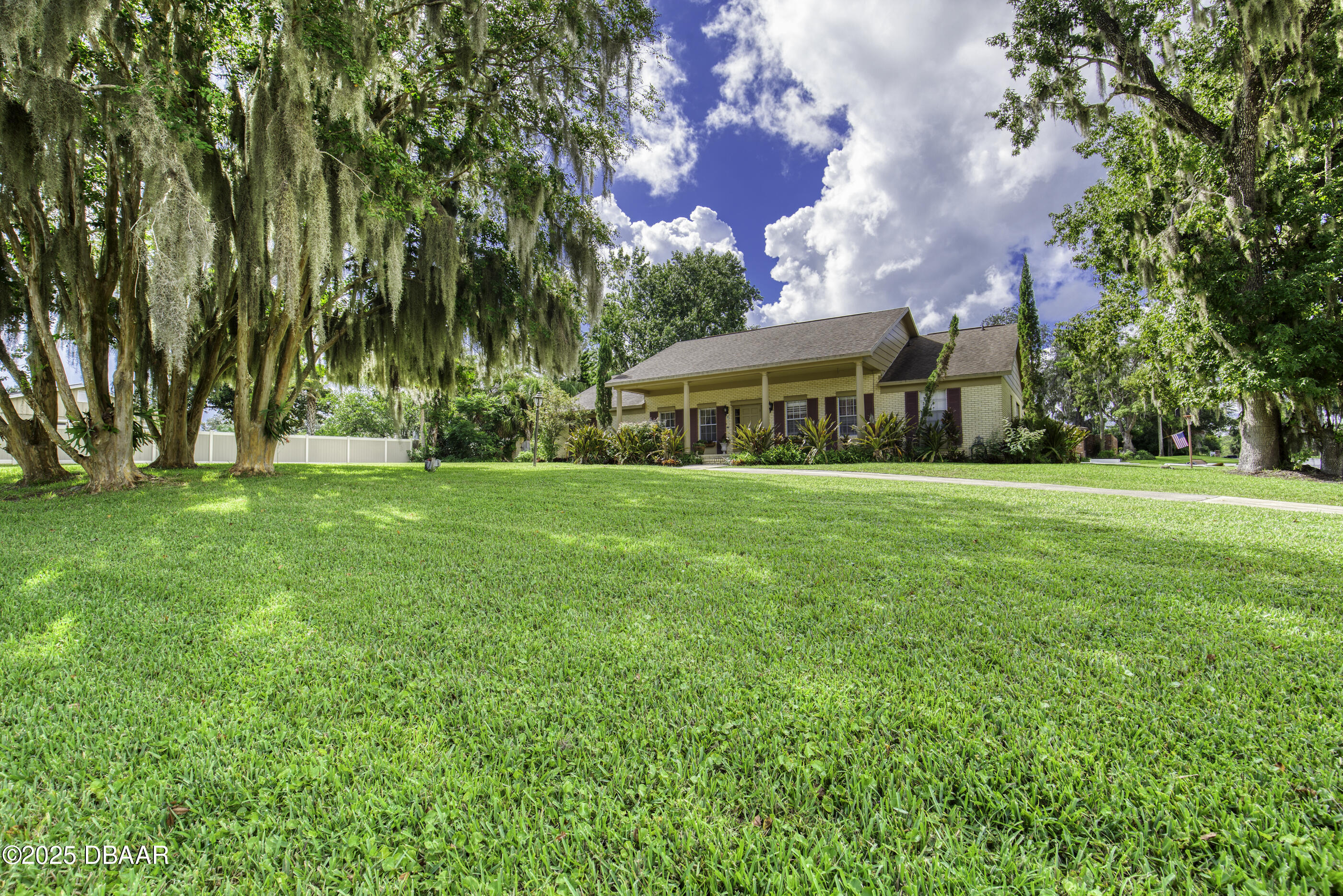 18 Twin River Drive