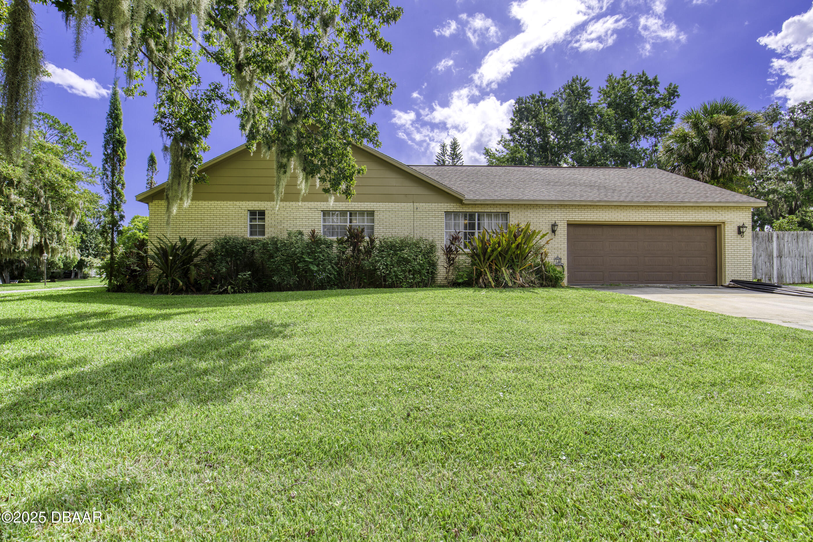 18 Twin River Drive