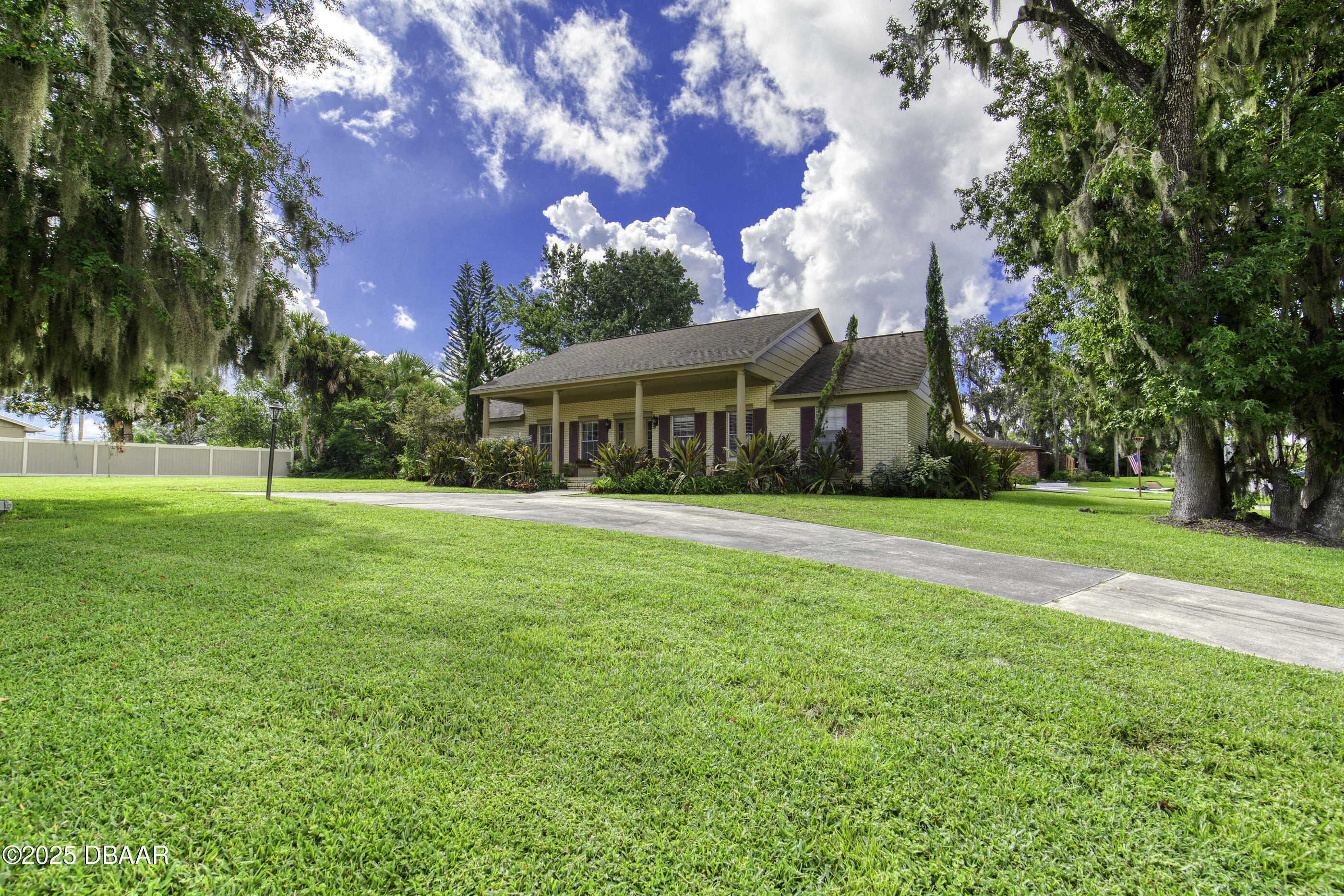 18 Twin River Drive